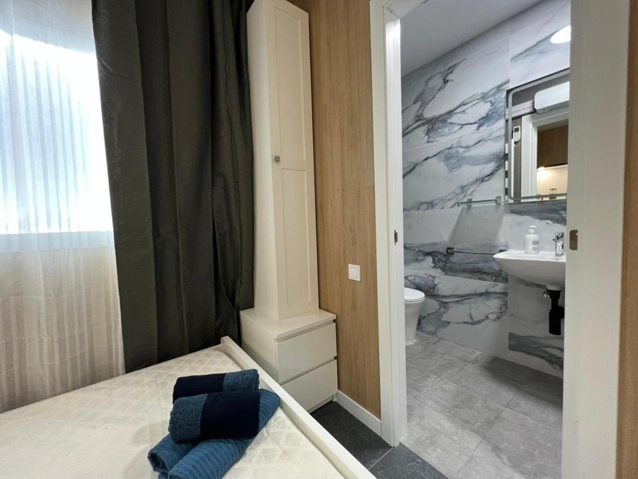 Carcaixent 24 Aparthotel Valencia Luaran gambar